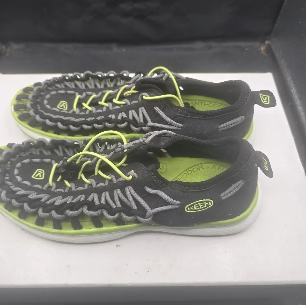 Keen Kids' Black and Green‎ Shoes